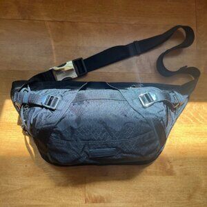 Athleta Excursion Large Belt Bag- Black